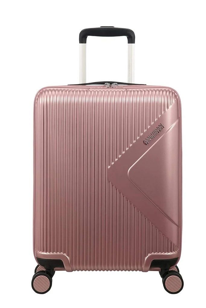 Maleta de Viaje de la Marca American Tourister Tipo Trolley de 4 ruedas y color rosado.