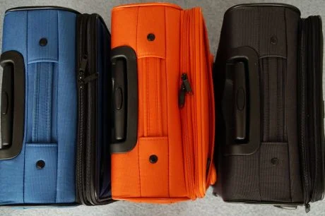 Maletas de Viaje y Equipaje Blandas Tamaño Mediano con Diferentes Colores.